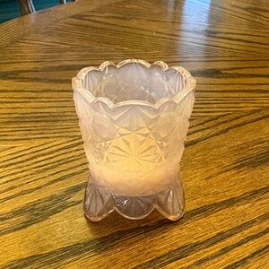 LG Wright Daisy Button Pink Opalescent Ruffle Rim Toothpick Holder